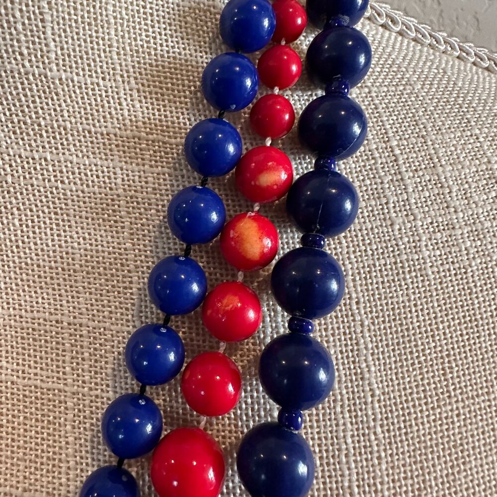 Bundle of 3 Vintage Beaded Necklaces - Picture 3 of 7